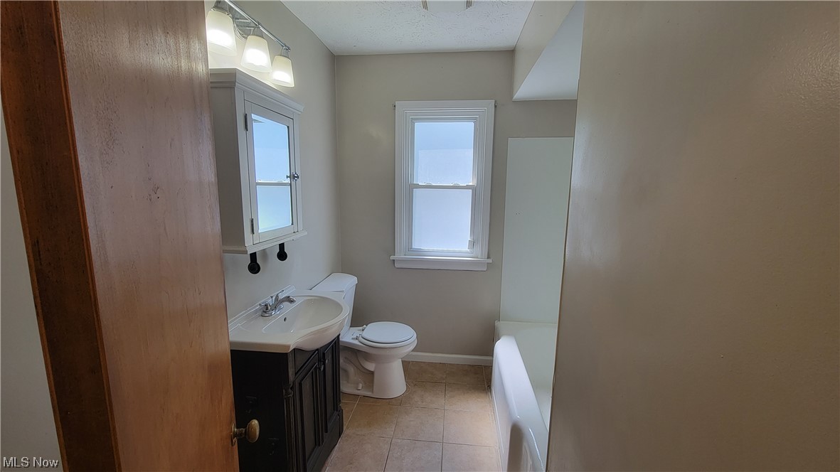 1267 Winston Road Cleveland, OH 44121 - Photo 5 of 15