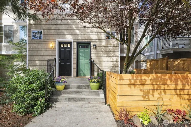 $475,000 | 8521 Midvale Avenue North, Unit B, Seattle, WA 98103