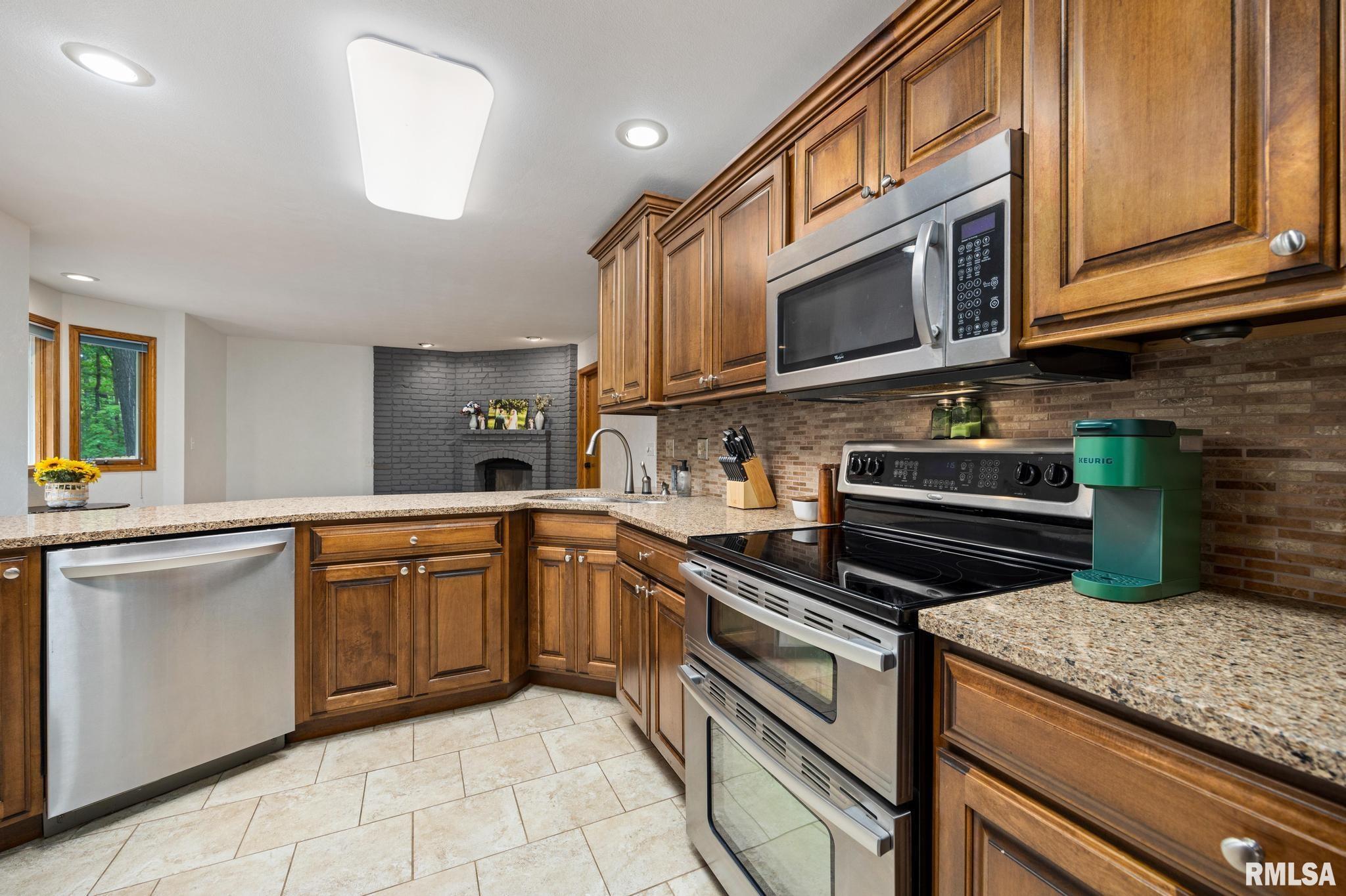 12227 Wood Ridge Court Dunlap, IL 61525 - Photo 13 of 54