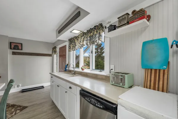 $825,000 | 1354 New Hampshire Rte 175, Campton, NH 03223