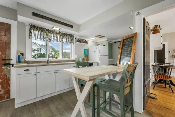 $825,000 | 1354 New Hampshire Rte 175, Campton, NH 03223