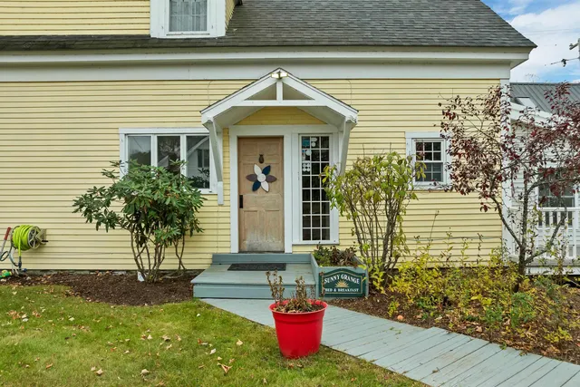 $875,000 | 1354 New Hampshire Rte 175, Campton, NH 03223