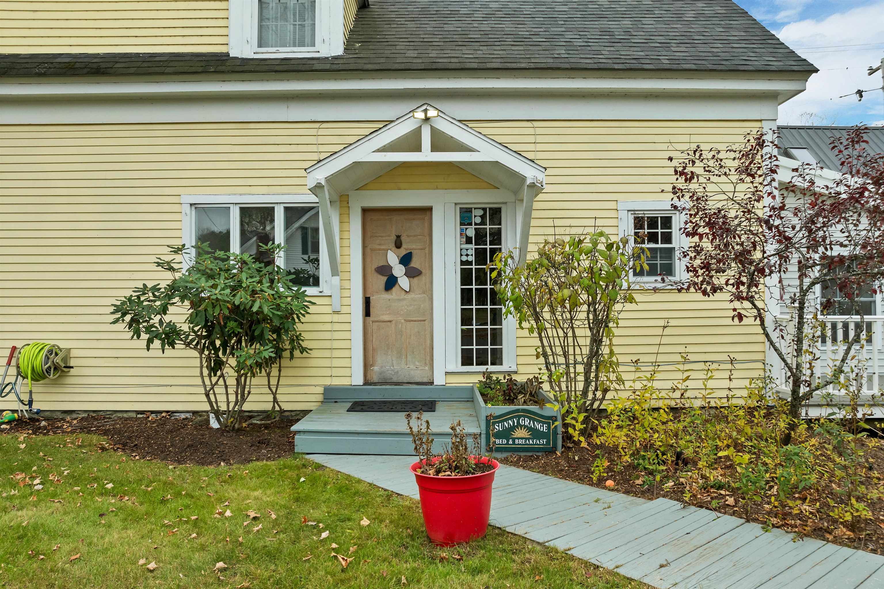 1354 New Hampshire Rte 175 Campton, NH 03223 - Photo 4 of 60