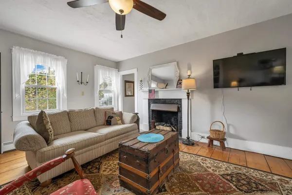 $825,000 | 1354 New Hampshire Rte 175, Campton, NH 03223