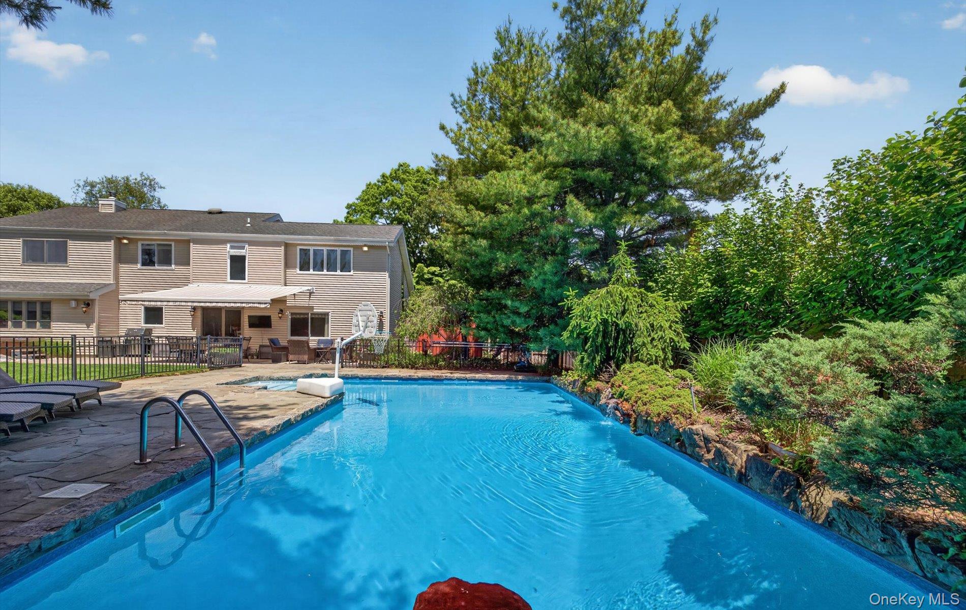 49 Annandale Road Commack, NY 11725 - Photo 39 of 42