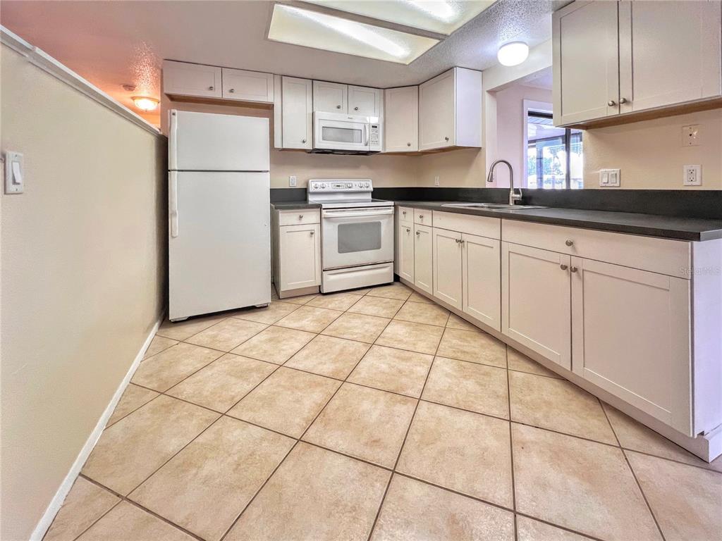 71 Stanford Road Venice, FL 34293 - Photo 4 of 11