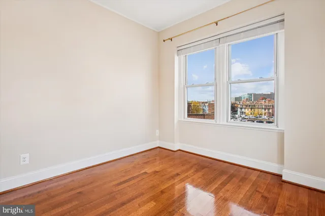 a picture of a wall with a white wall