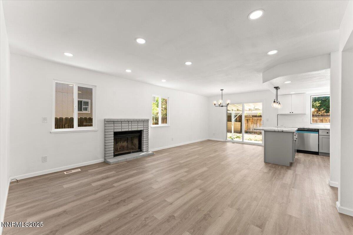 2719 Chavez Drive Reno, NV 89502 - Photo 11 of 33 11-2719 Chavez Dr Reno NV 89502 (11 of 3