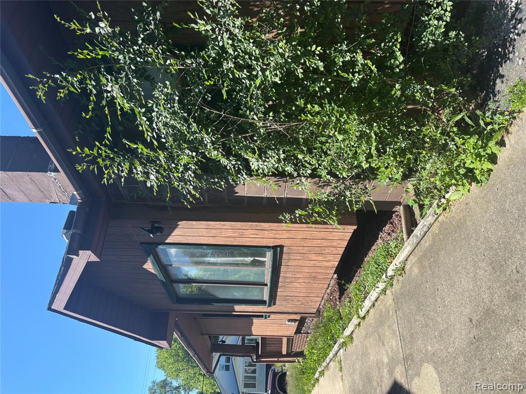 1122 Simcoe Avenue Flint, MI 48507 - Photo 4 of 21