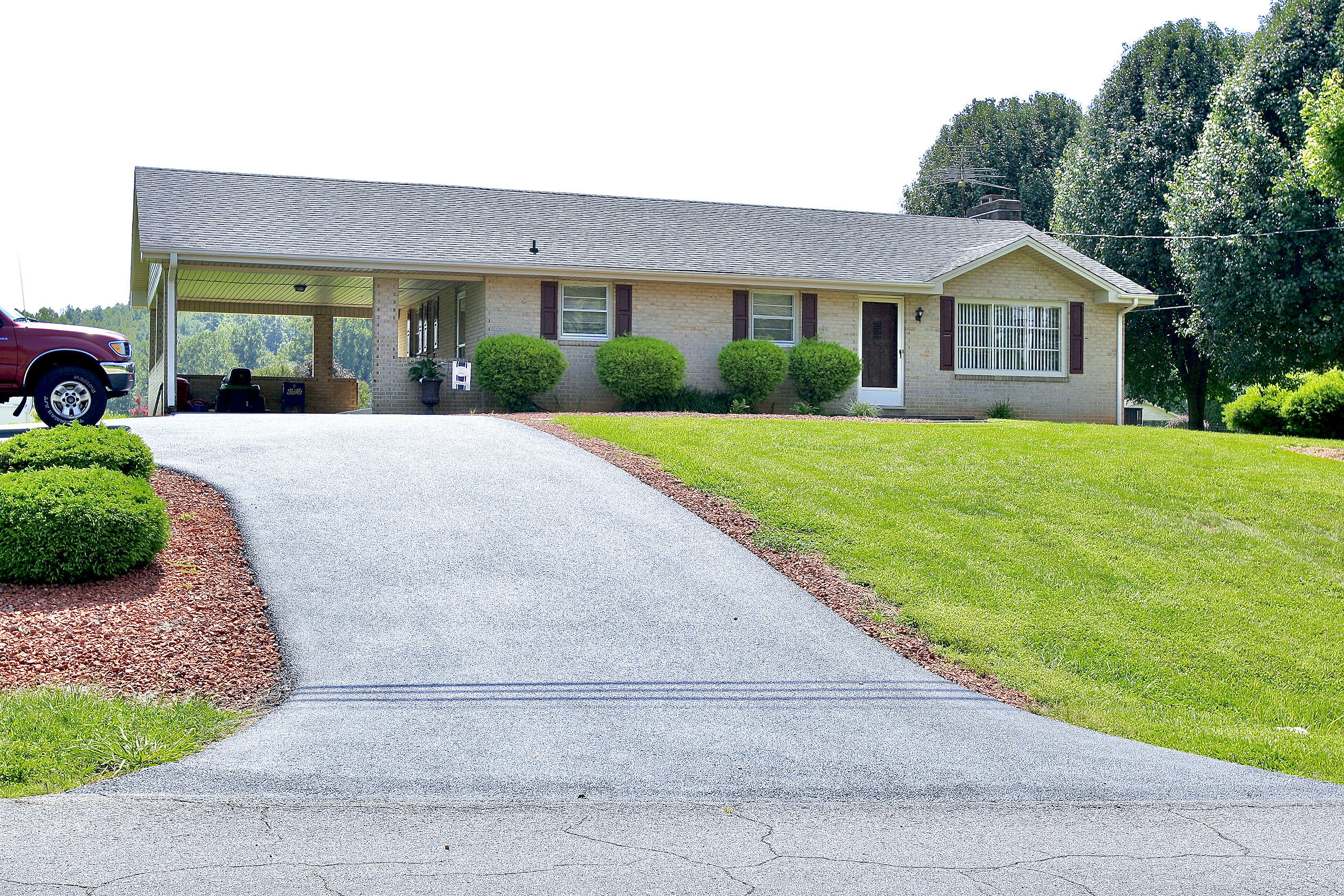 110 Hollywood Road Rocky Mount, VA 24151 - Photo 2 of 47 _V4B4500.jpeg