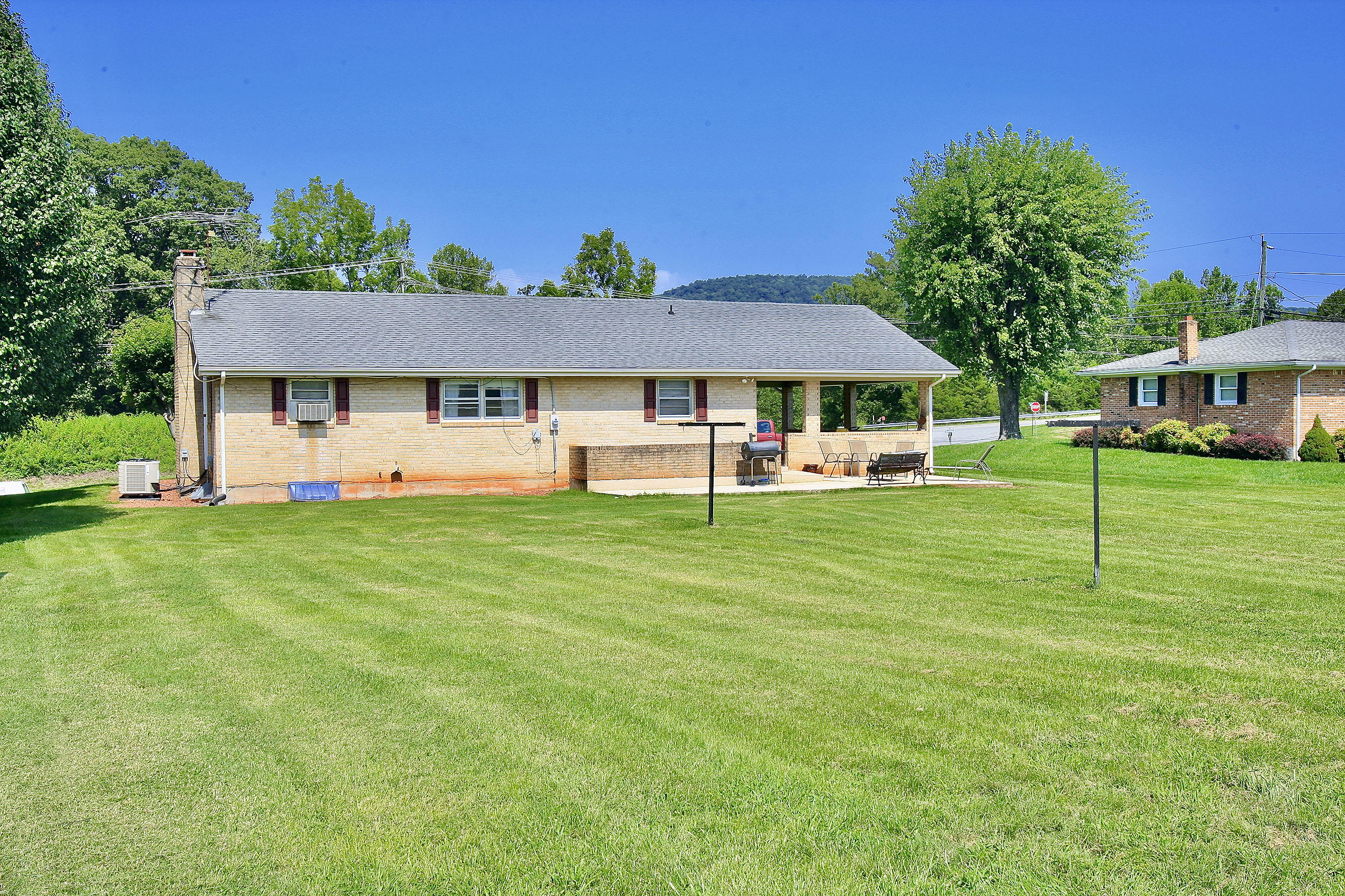 110 Hollywood Road Rocky Mount, VA 24151 - Photo 35 of 47 _V4B4462.jpeg