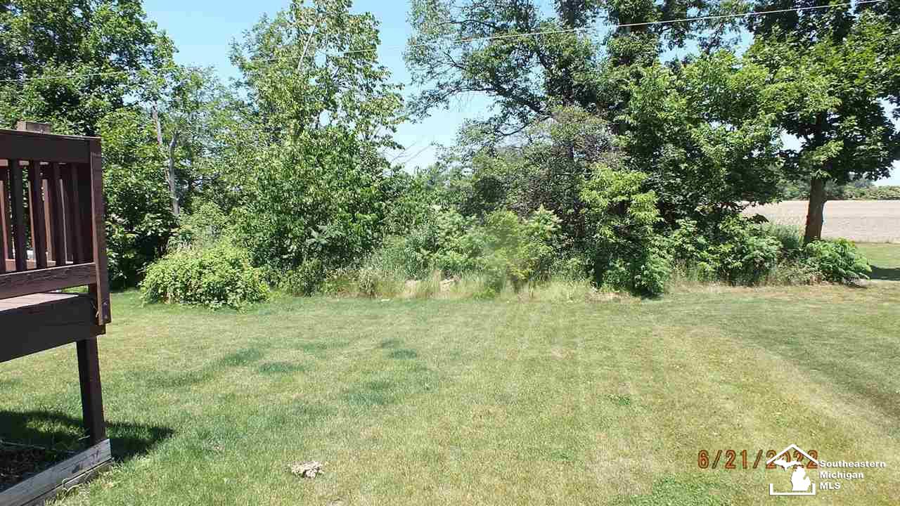 4135 Stone Post Road Newport, MI 48166 - Photo 4 of 24