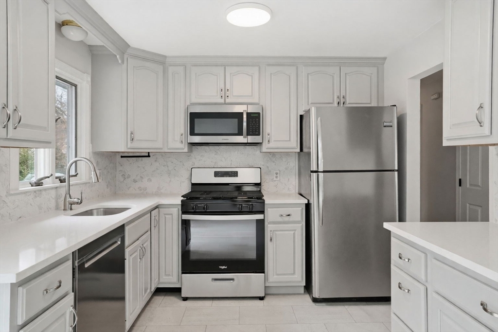 1 Joanne Road Burlington, MA 01803 - Photo 5 of 29