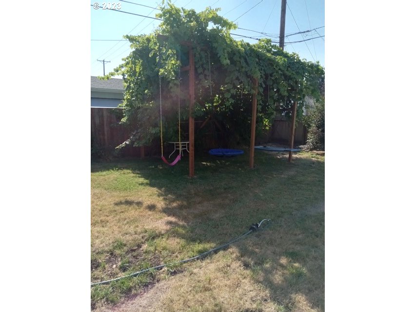 2631 F Street Springfield, OR 97477 - Photo 2 of 5 a view of a outdoor space