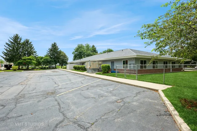 $1,595,000 | 2423 Fargo Boulevard, Geneva, IL 60134