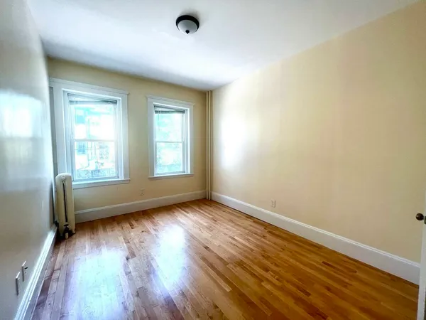 $4,875 | 102 Trowbridge Street, Unit 2L, Cambridge, MA 02138