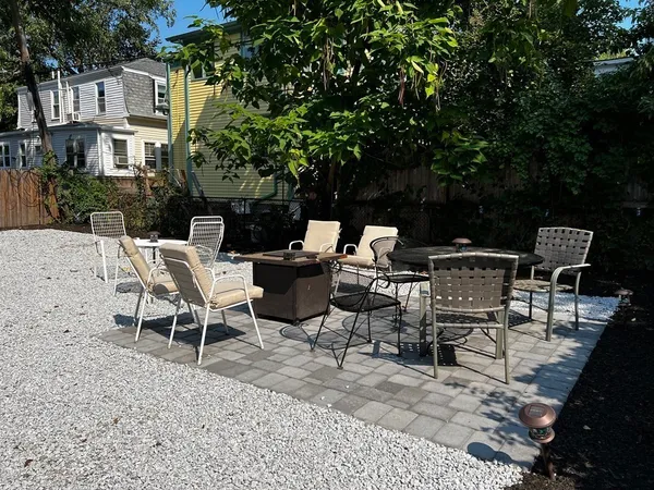 $4,875 | 102 Trowbridge Street, Unit 2L, Cambridge, MA 02138