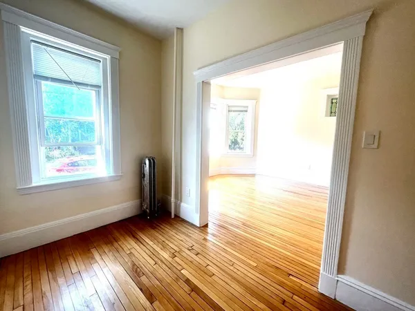 $4,875 | 102 Trowbridge Street, Unit 2L, Cambridge, MA 02138