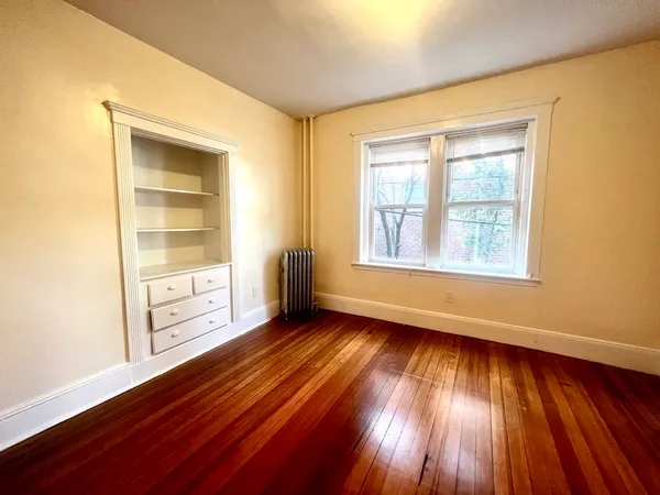 $4,875 | 102 Trowbridge Street, Unit 2L, Cambridge, MA 02138