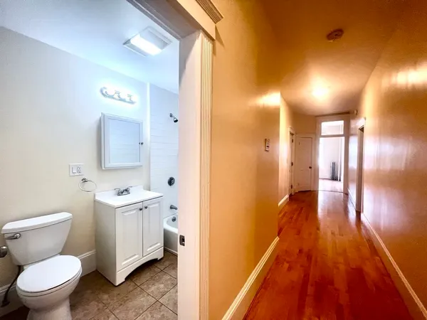$4,875 | 102 Trowbridge Street, Unit 2L, Cambridge, MA 02138