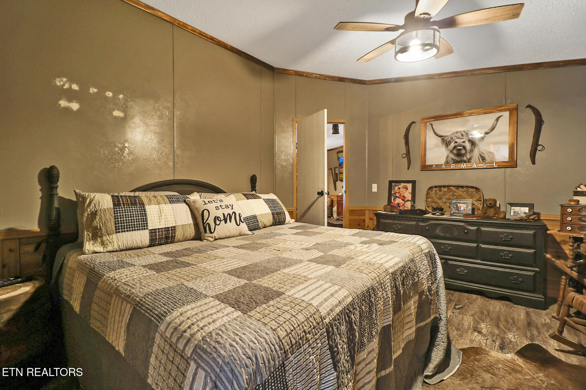 2272 Midway Road Crossville, TN 38572 - Photo 14 of 40 Master Bedroom