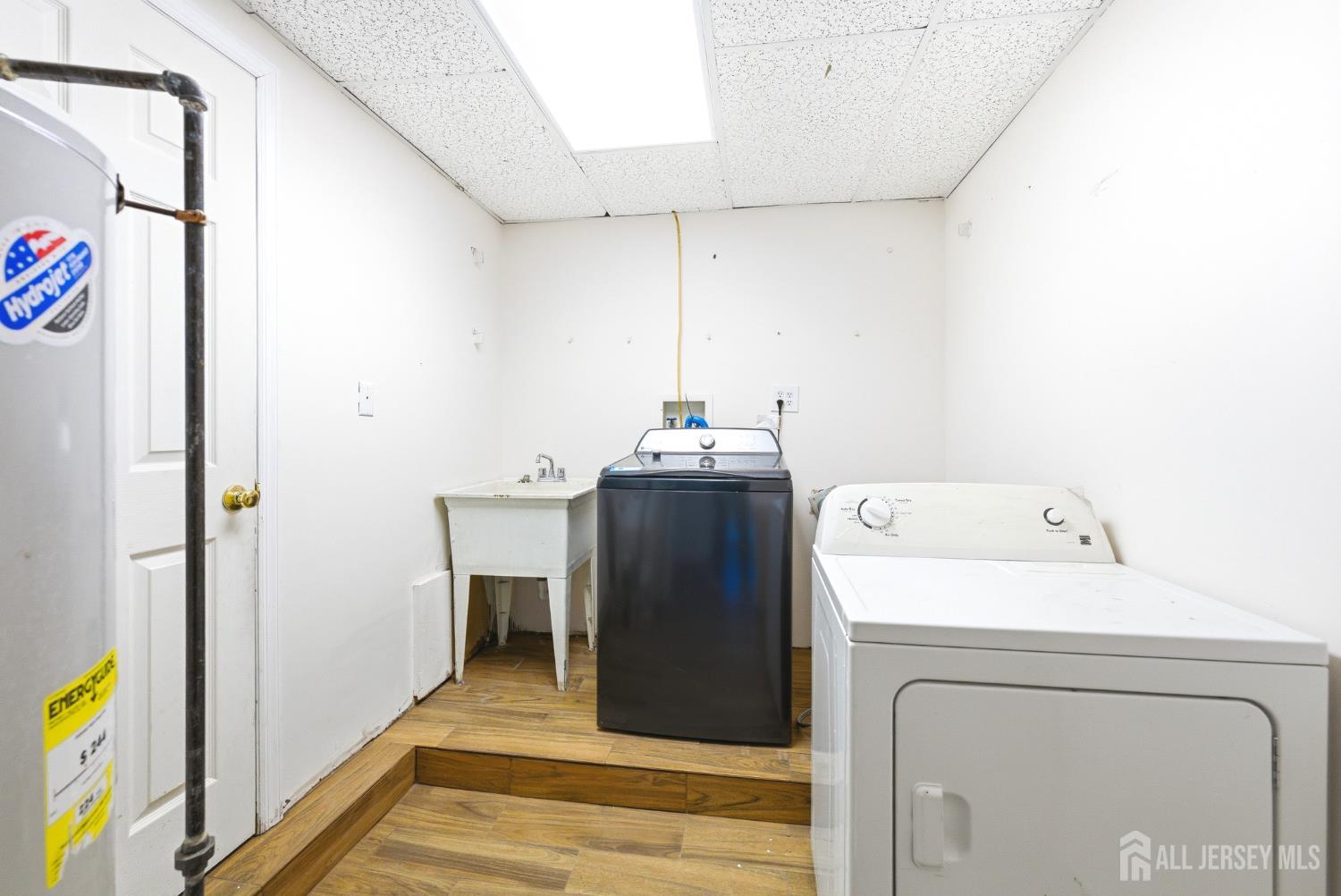 8 Albemarle Road East Brunswick, NJ 08816 - Photo 27 of 46