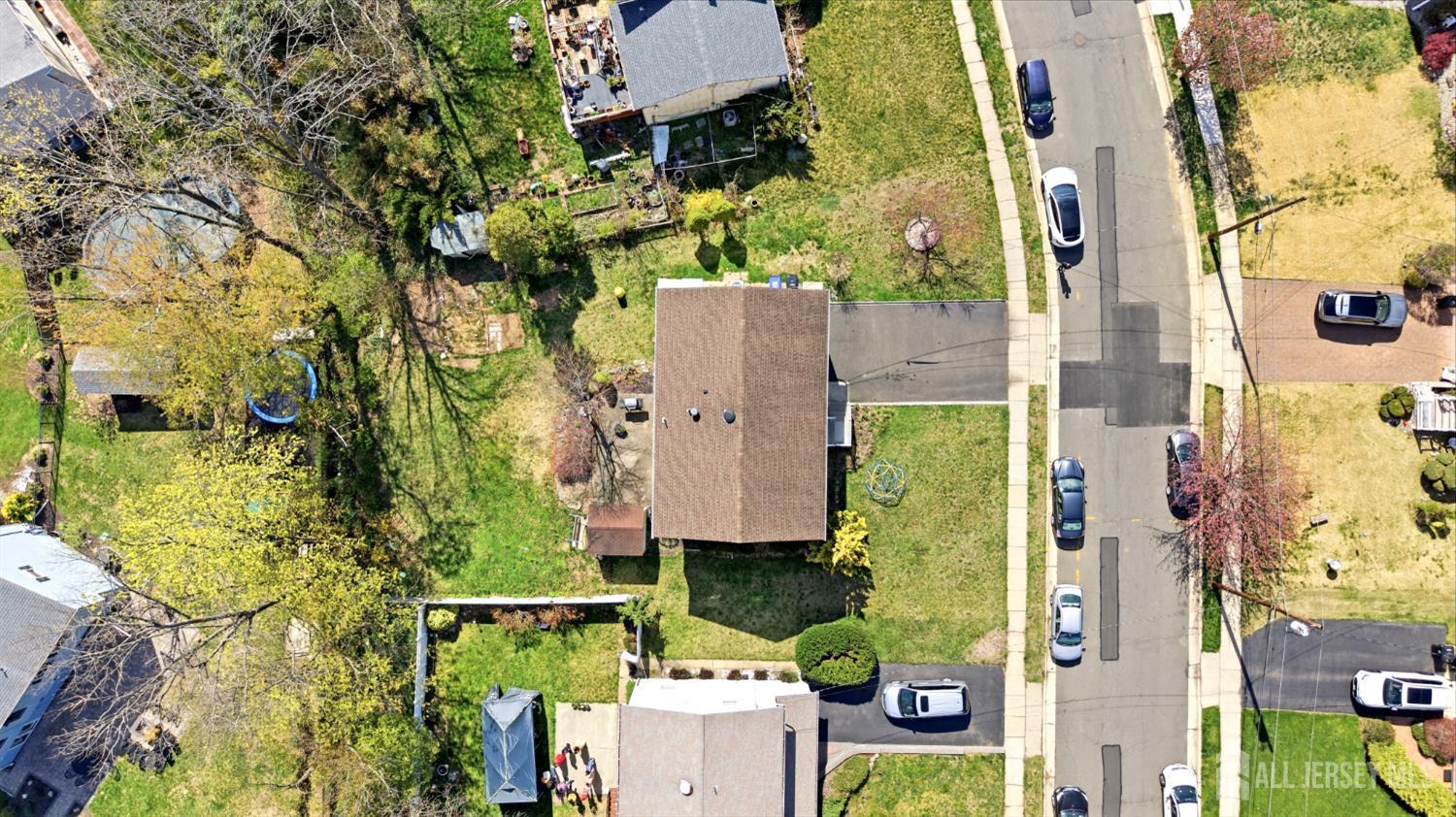 8 Albemarle Road East Brunswick, NJ 08816 - Photo 5 of 46