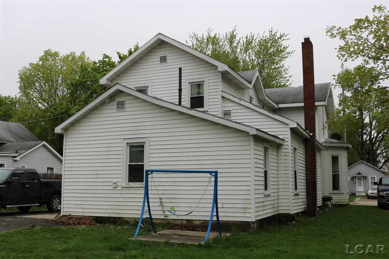 446 Merrick Street Adrian, MI 49221 - Photo 5 of 25 31318609-4.JPG