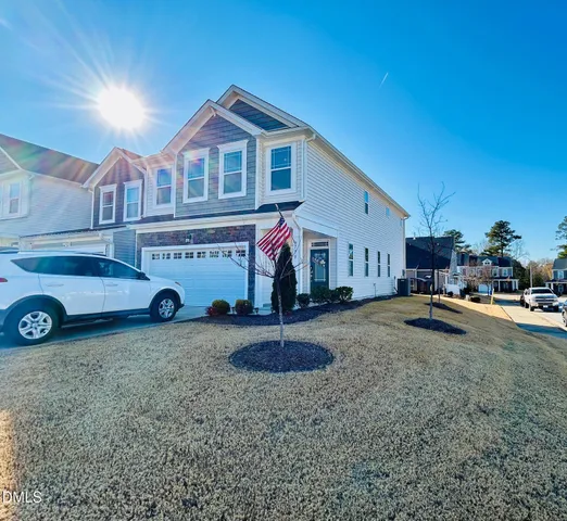 a view of a house with a entertaining space