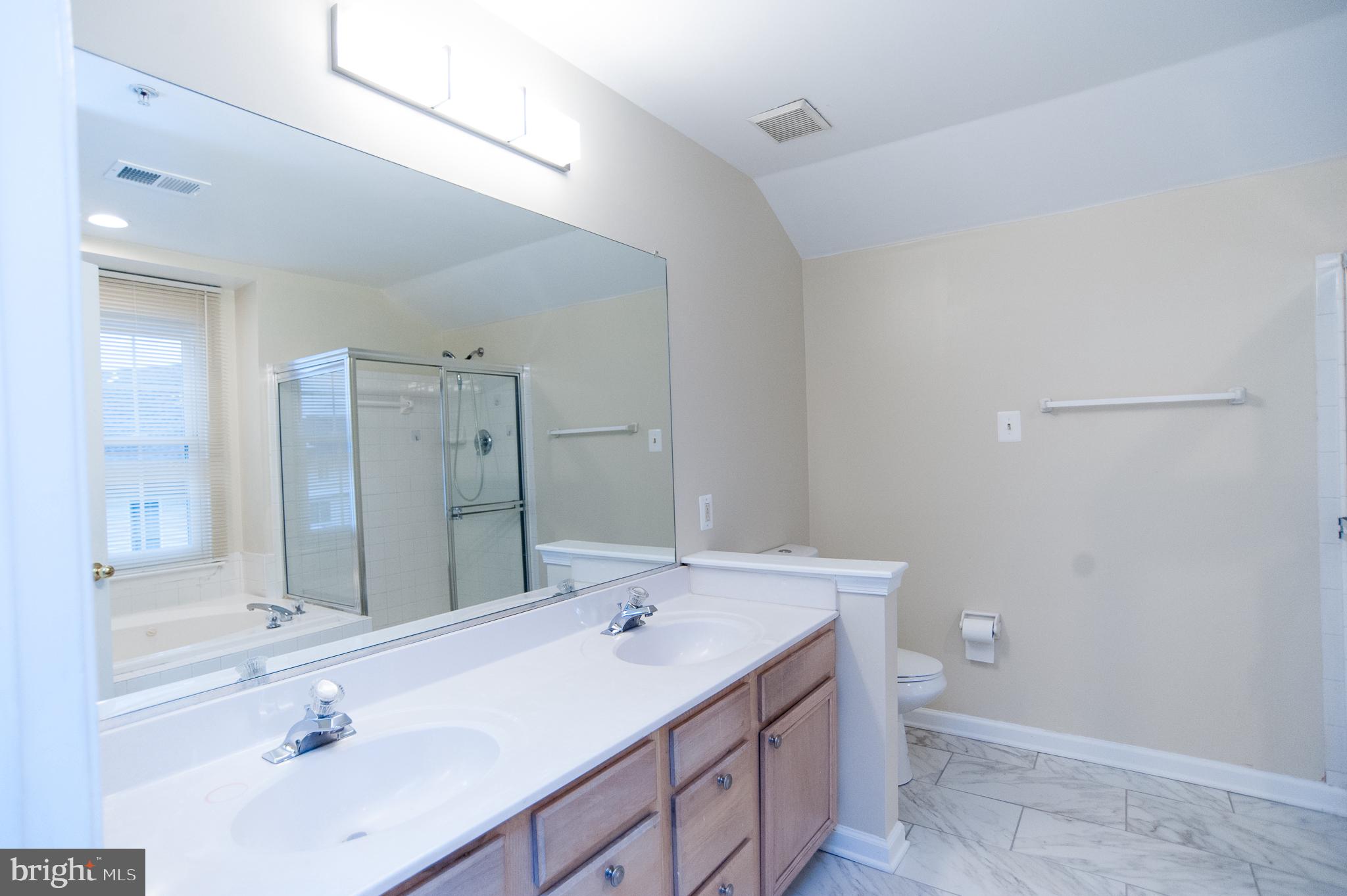 9510 Hobart Street Springdale, MD 20721 - Photo 27 of 57 Master Bathroom