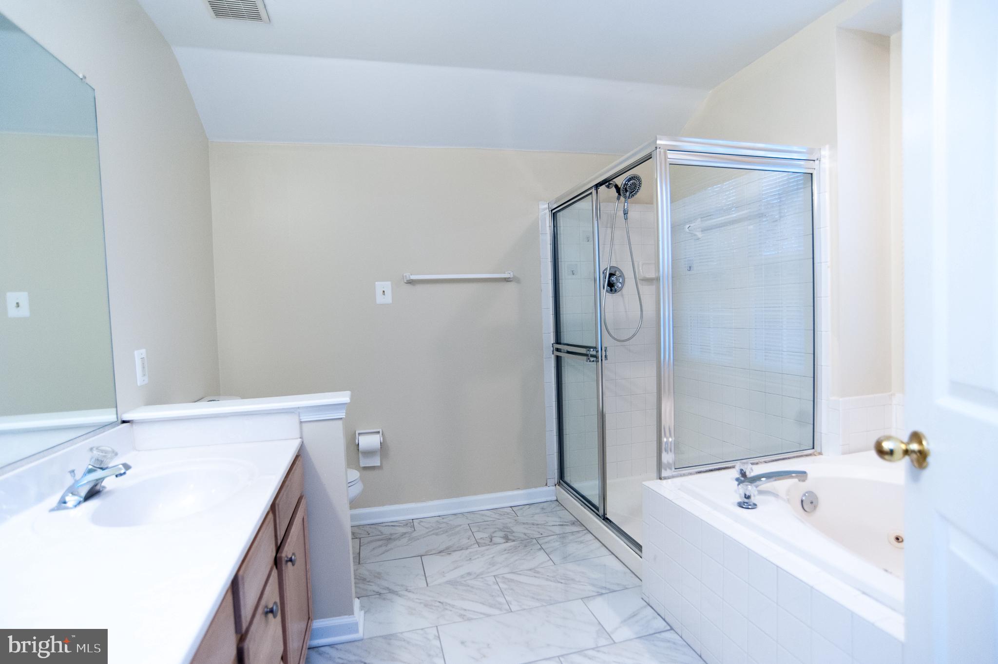 9510 Hobart Street Springdale, MD 20721 - Photo 29 of 57 Master Bathroom