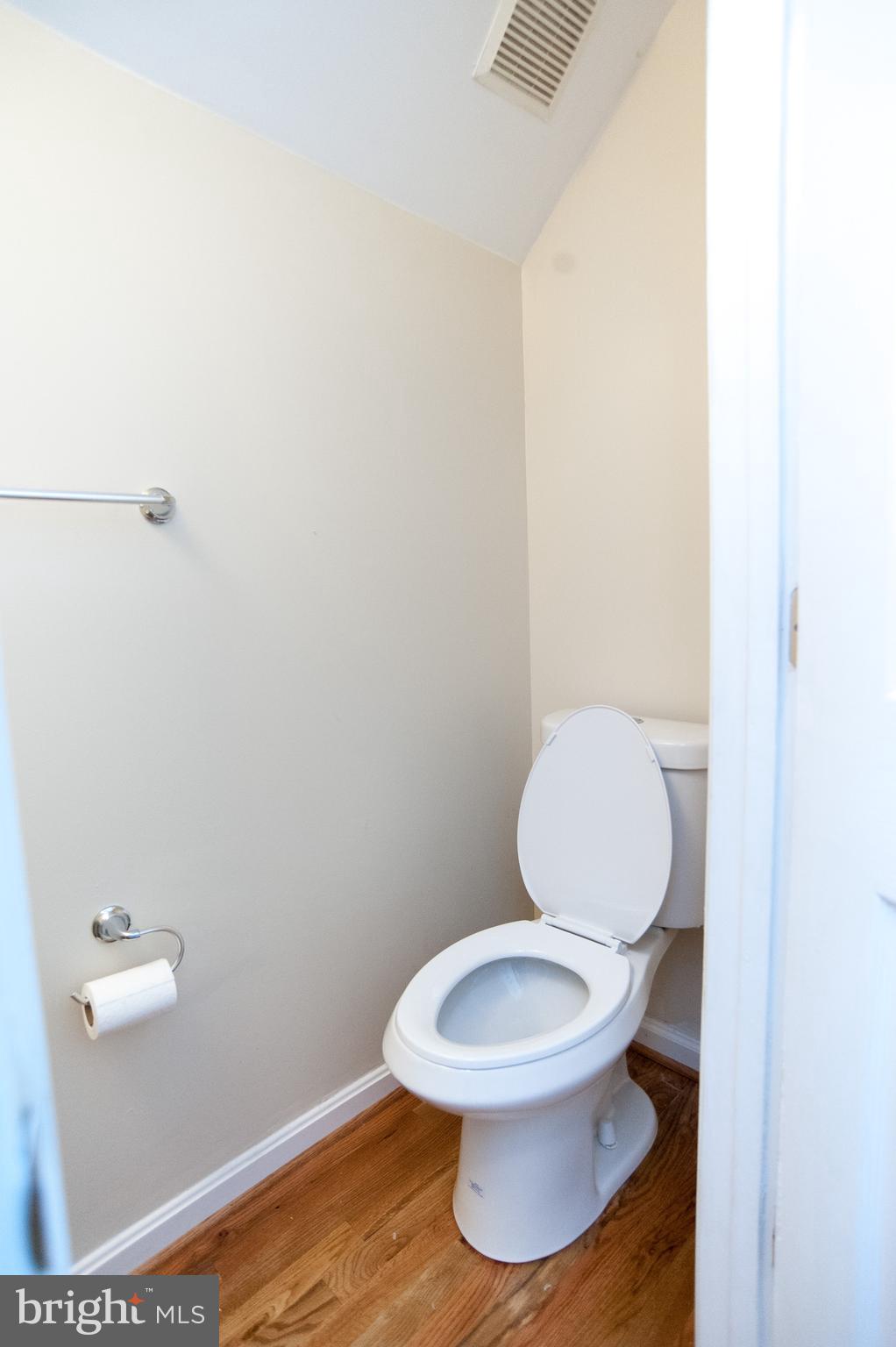 9510 Hobart Street Springdale, MD 20721 - Photo 46 of 57 Restroom