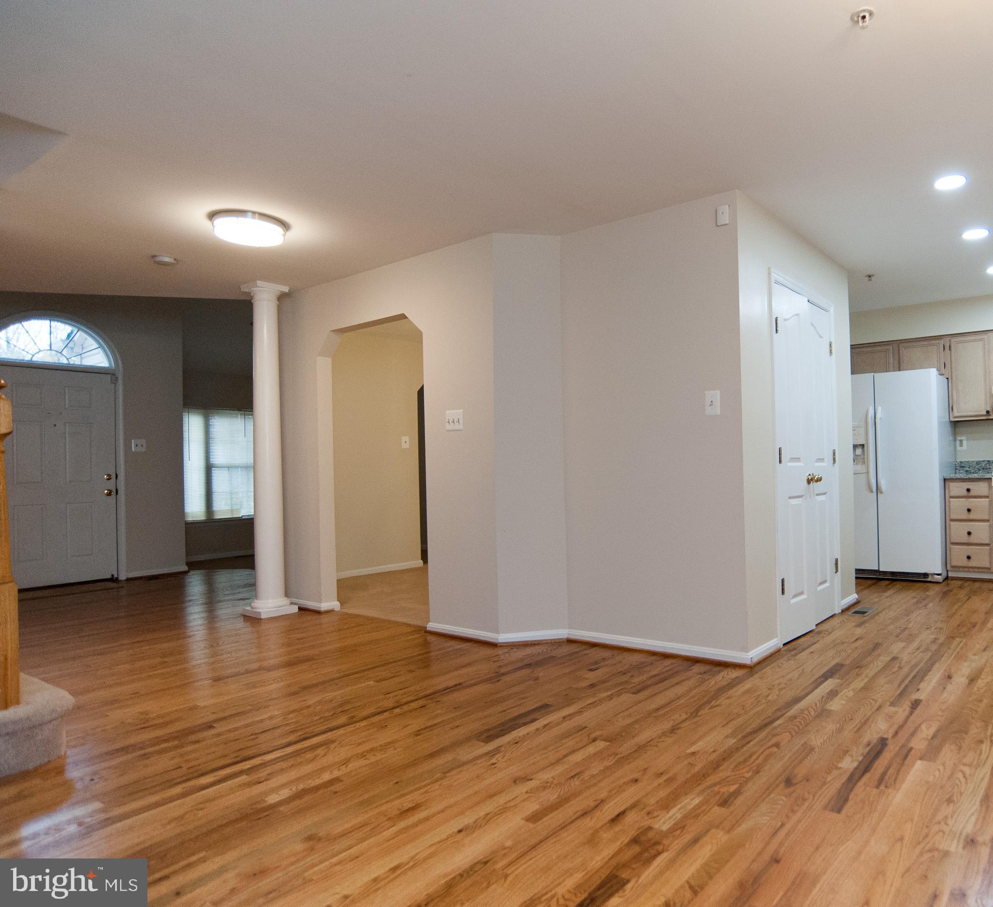 9510 Hobart Street Springdale, MD 20721 - Photo 51 of 57 Breakfast area