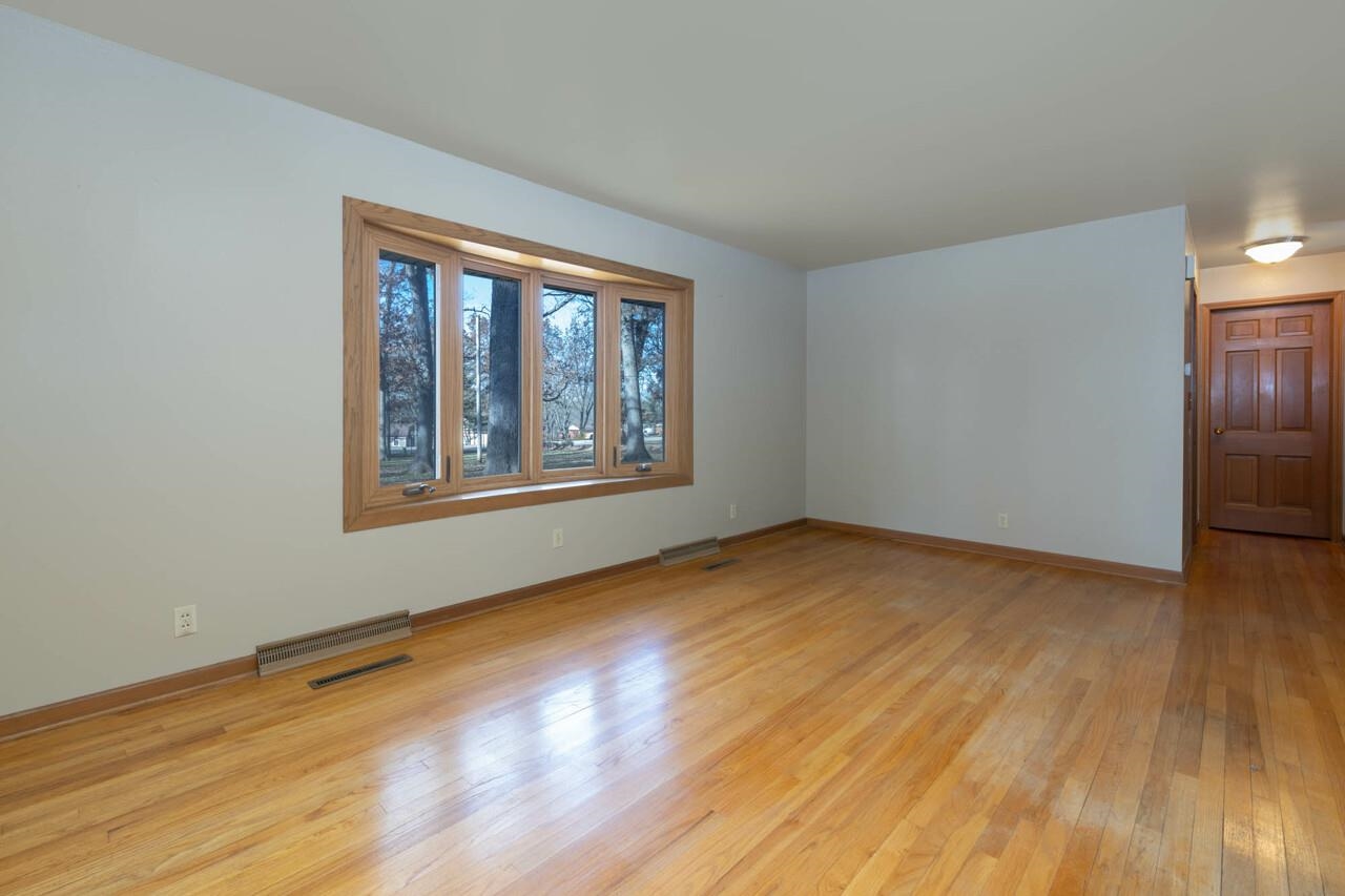 9633 Beaver Valley Road Belvidere, IL 61008 - Photo 7 of 38 Gallery Image 7