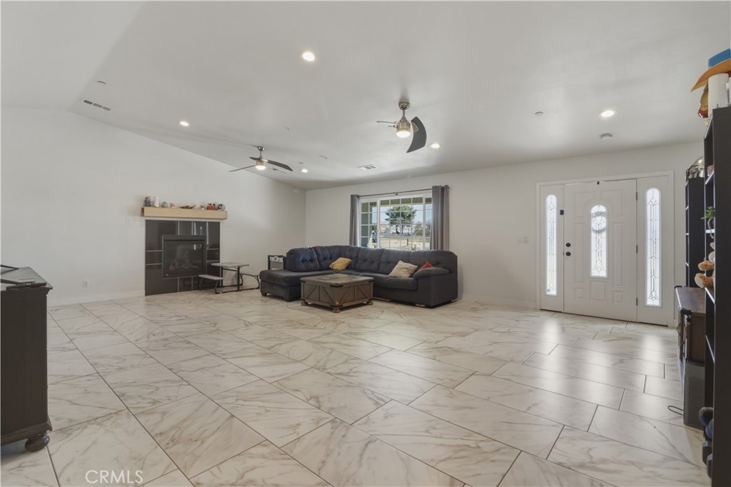 15688 Winnebago Road Apple Valley, CA 92307 - Photo 9 of 22