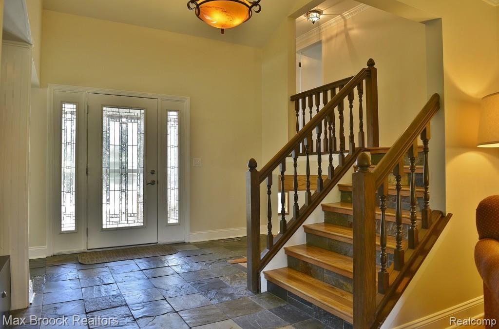 508 Rolling Green Circle Rochester Hills, MI 48309 - Photo 5 of 28 Gallery Image 5