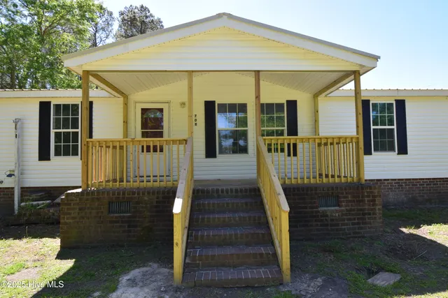 $200,000 | 708 Holly Oak Drive, Blounts Creek, NC 27814