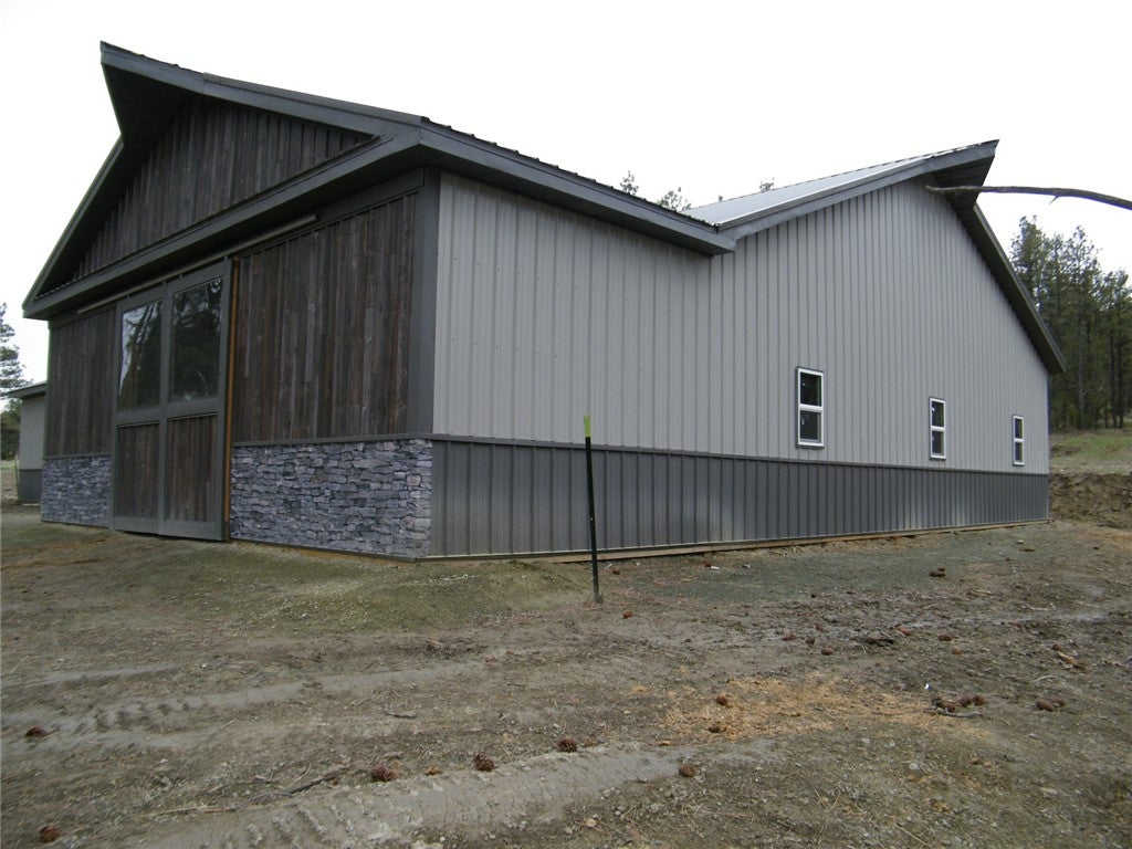 END ANGLE OF THE BARN