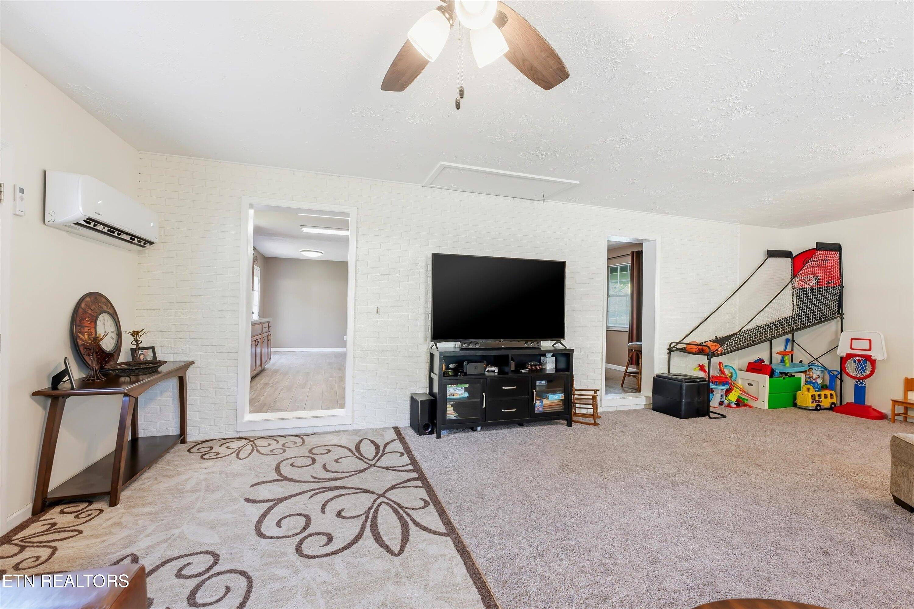 379 Wells Road Powell, TN 37849 - Photo 8 of 39 08-379 Wells Rd FINAL-6