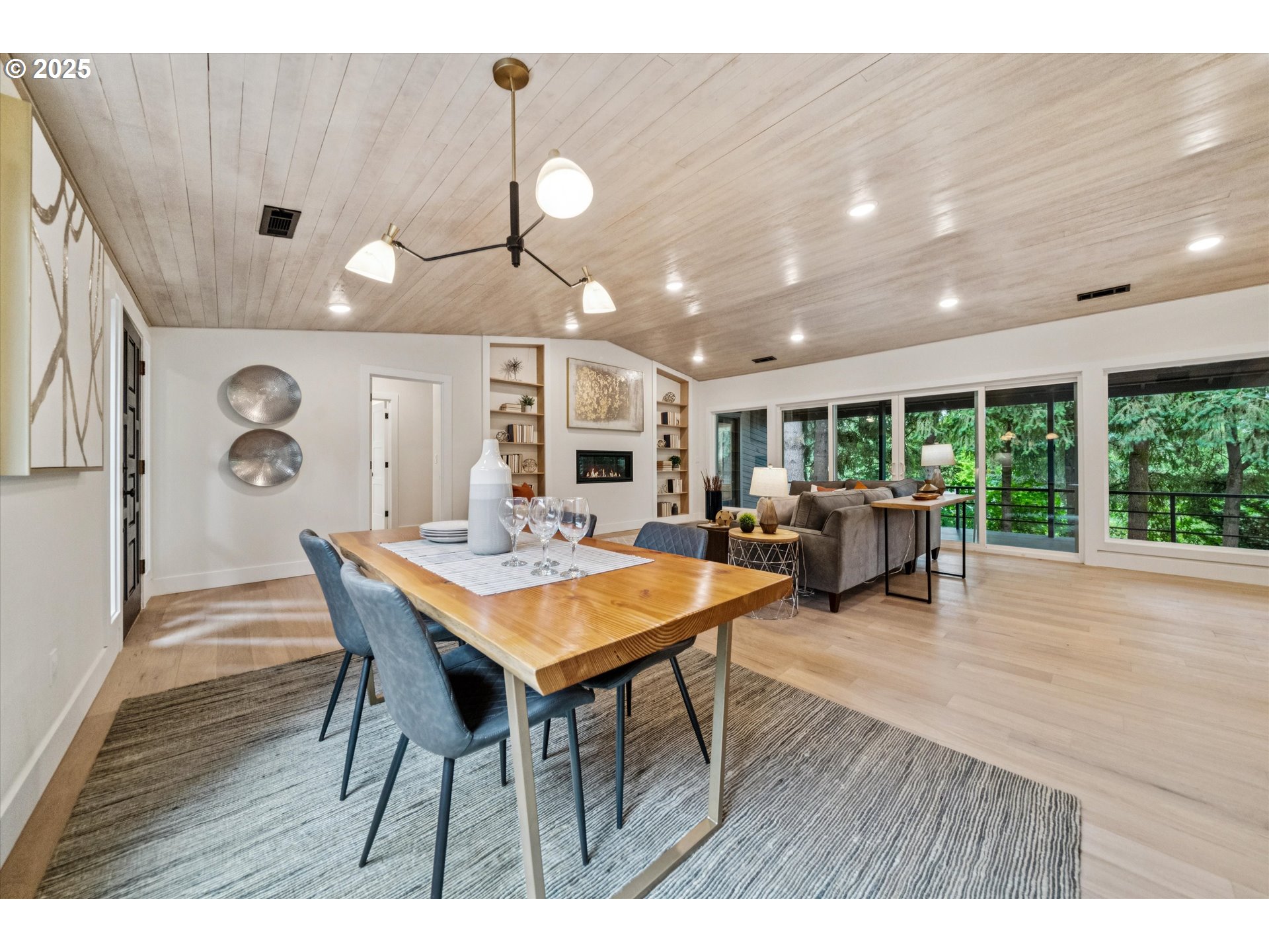 17253 Southwest Rivendell Drive Portland, OR 97224 - Photo 11 of 45 Gallery Image 11