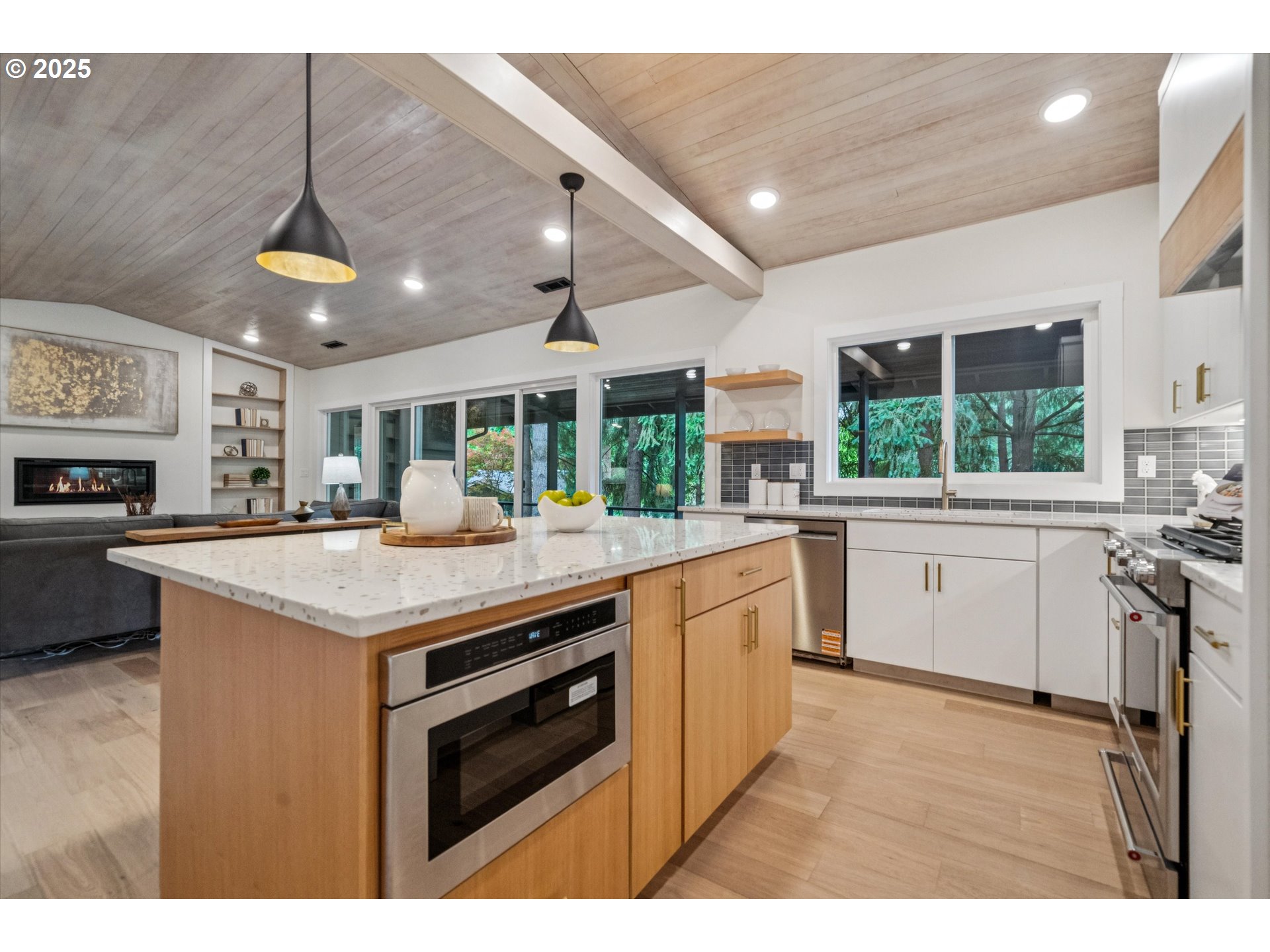 17253 Southwest Rivendell Drive Portland, OR 97224 - Photo 15 of 45 Gallery Image 15