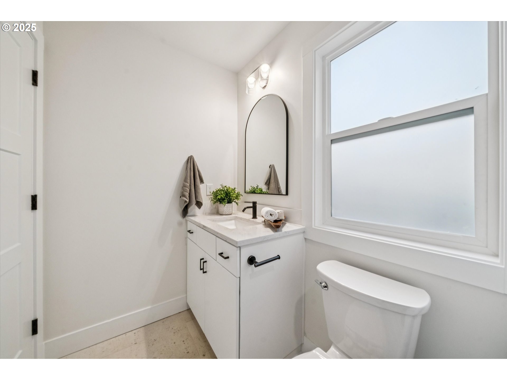 17253 Southwest Rivendell Drive Portland, OR 97224 - Photo 21 of 45 Gallery Image 21