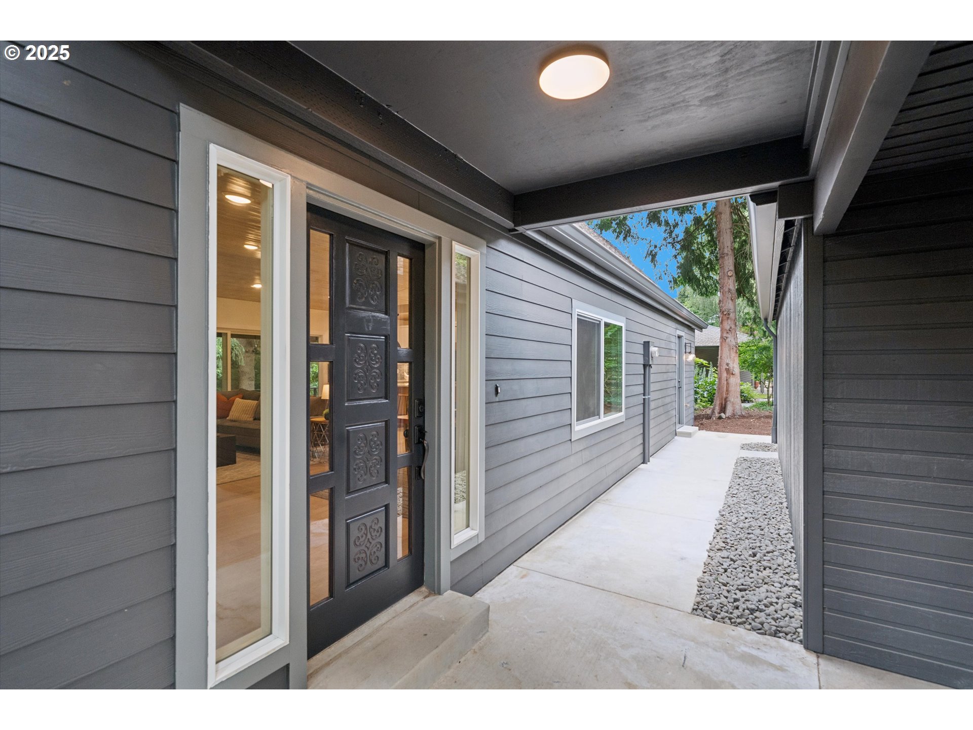 17253 Southwest Rivendell Drive Portland, OR 97224 - Photo 5 of 45 Gallery Image 5