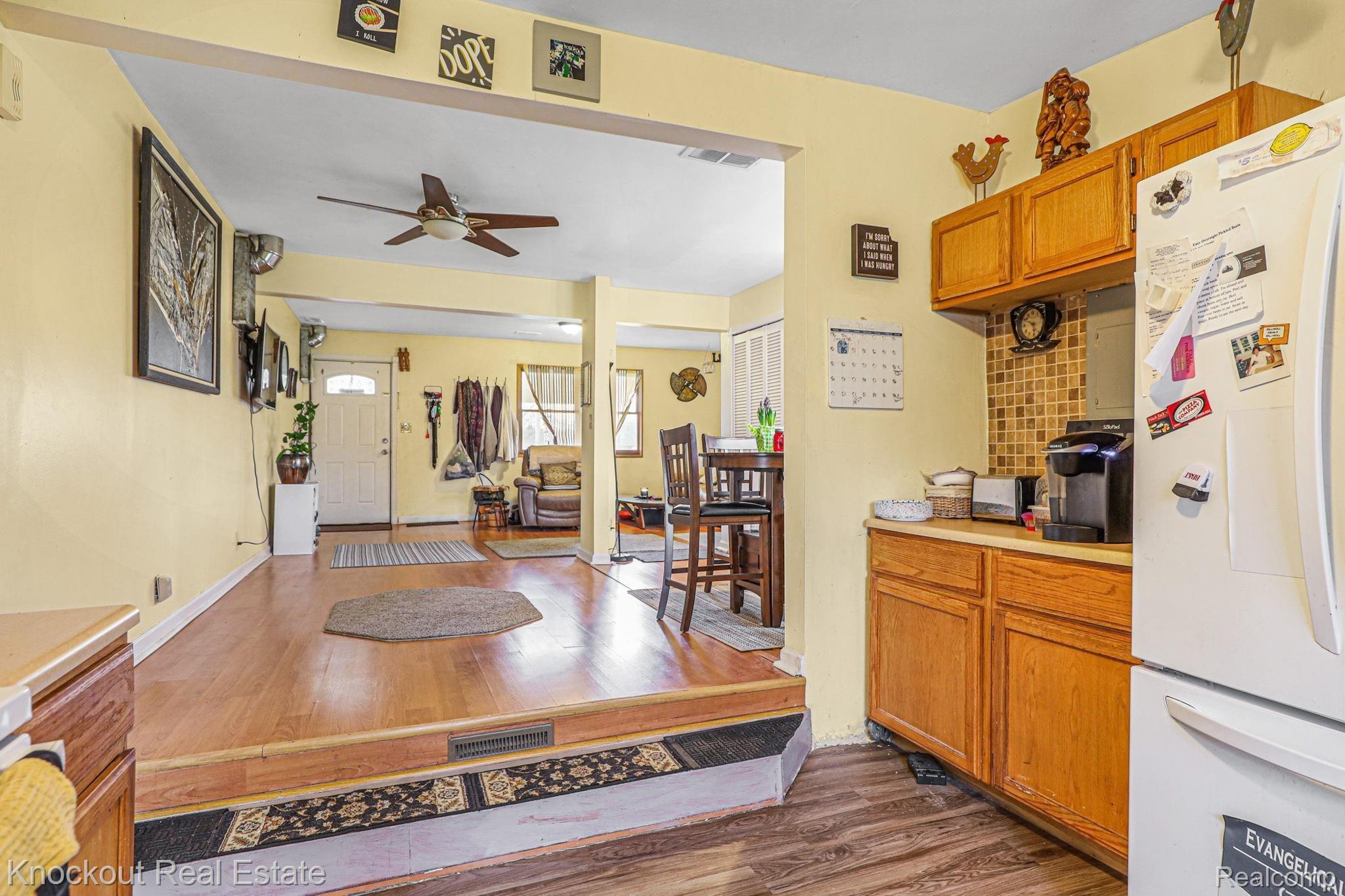 7127 Lapeer Road Davison, MI 48423 - Photo 13 of 28 13-web-or-mls-7127 Lapeer Rd Davison - 13.jpg