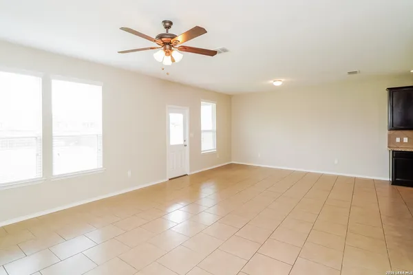 $1,960 | 10514 Century Farm Drive, Converse, TX 78109