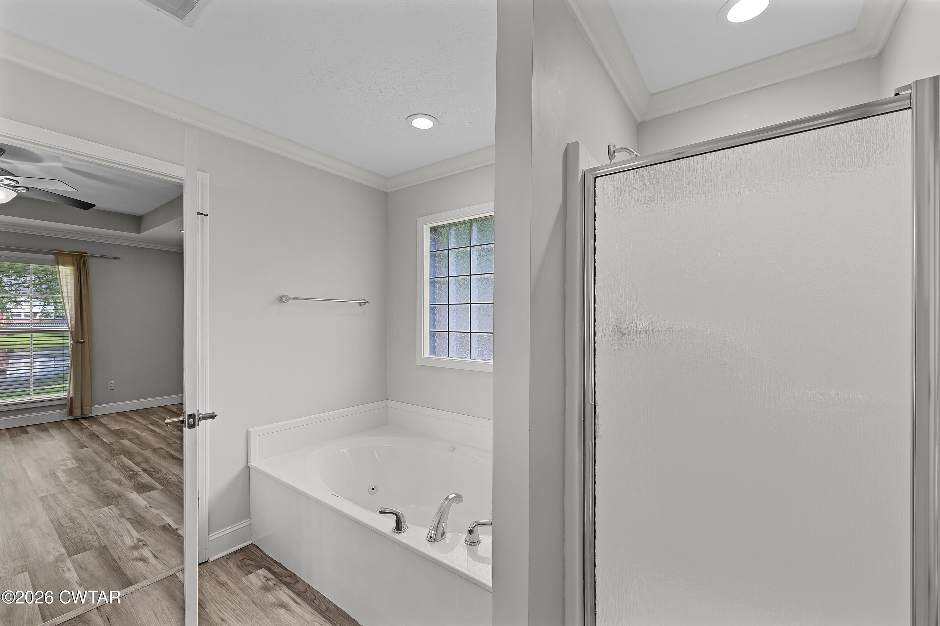 52 Edgewater Cove Jackson, TN 38305 - Photo 23 of 33 Primary Bath
