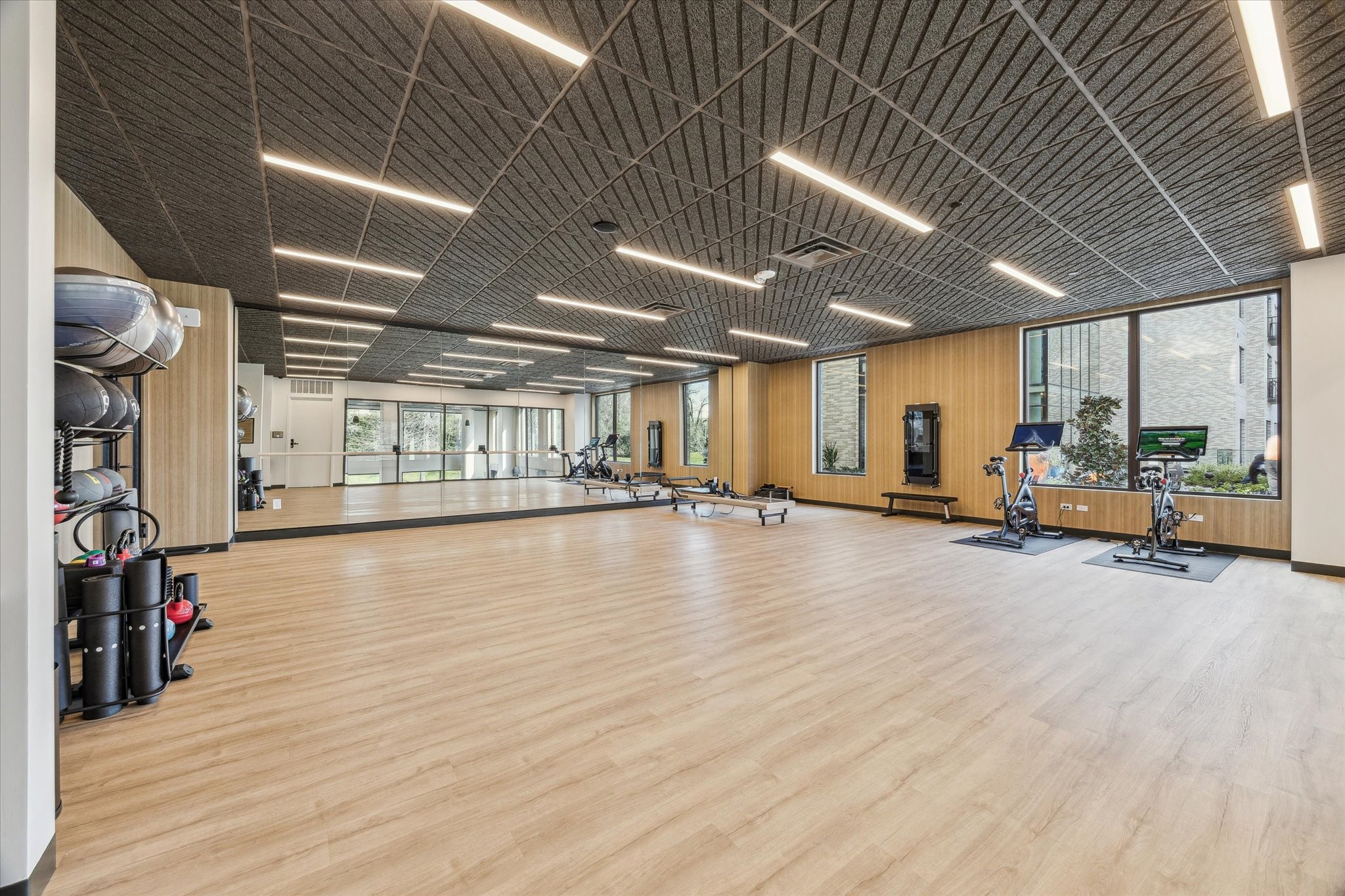 1 Riva Row, Unit 167 The Woodlands, TX 77380 - Photo 40 of 49 a view of a room with gym equipment