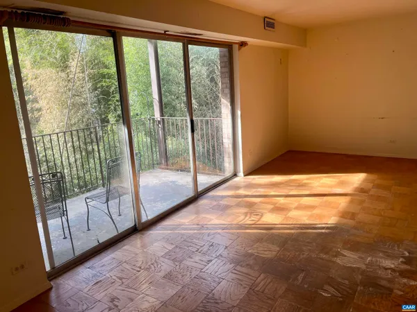 $289,500 | 511 1st Street North, Unit 201, Charlottesville, VA 22902