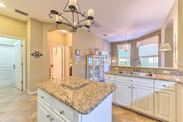 $349,000 | 5734 Heronpark Place, Lithia, FL 33547