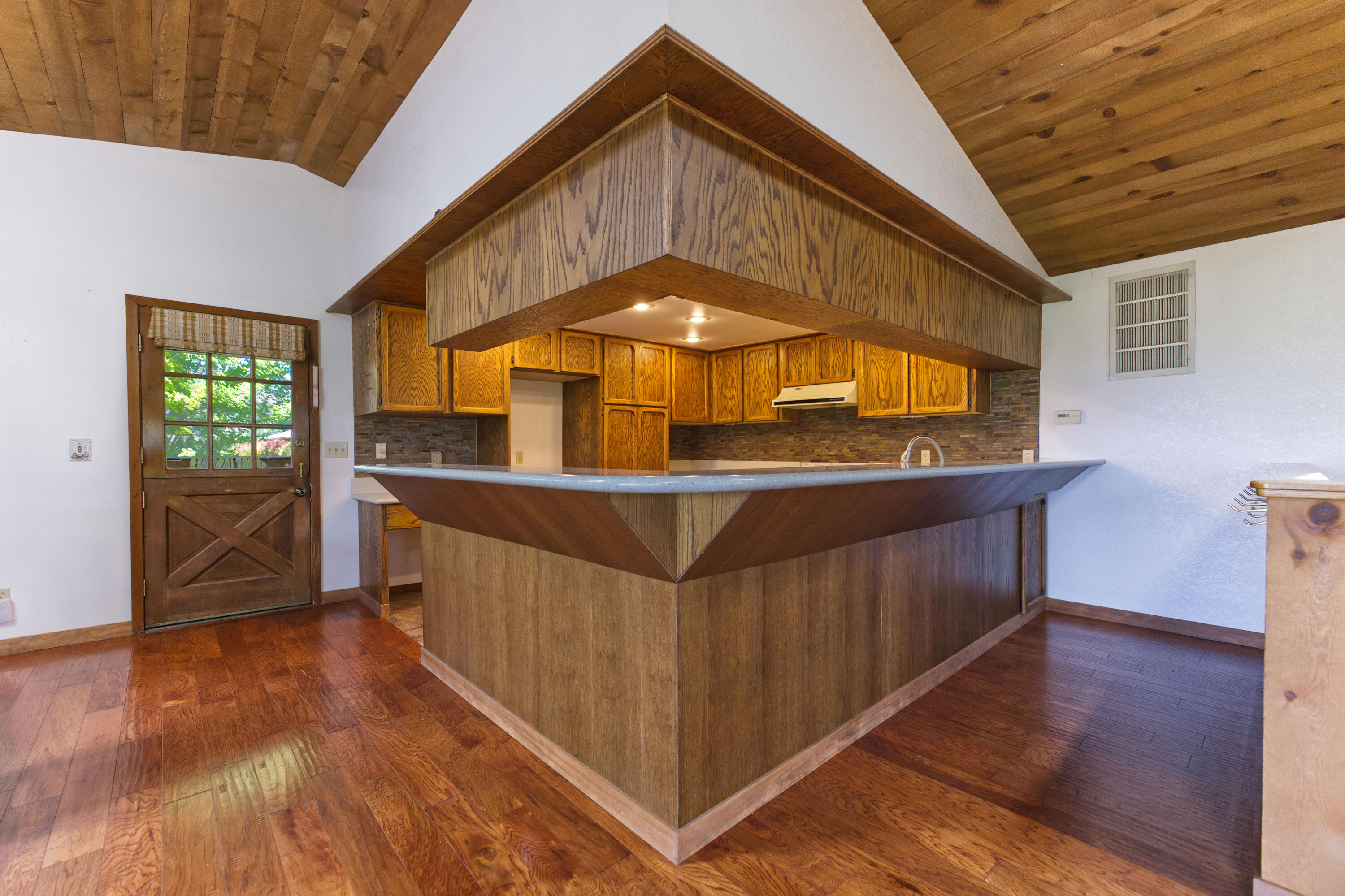 349 Wilson Road Ashland, OR 97520 - Photo 26 of 34 Kitchen mls